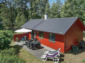 Cozy Holiday Home in Nex with Swimming Pool in Snogebæk